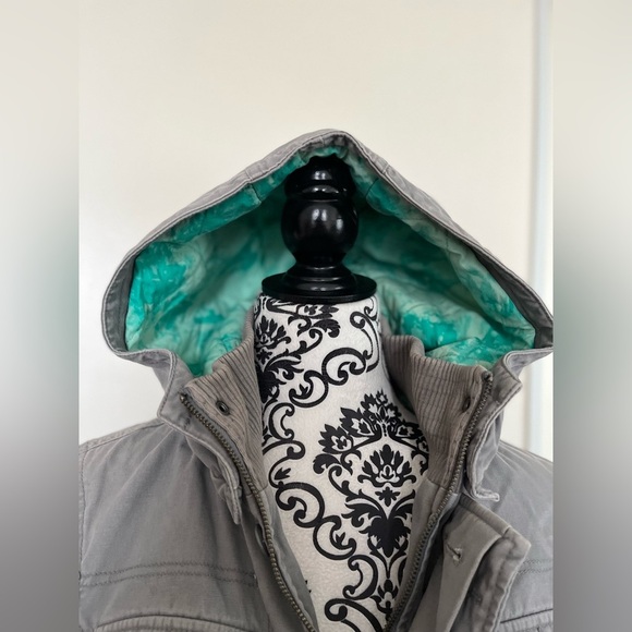 TNA Jacket - Picture 5 of 16